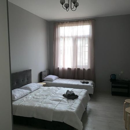 Гостевой Двор Дамира Hotel Pizunda Exterior photo